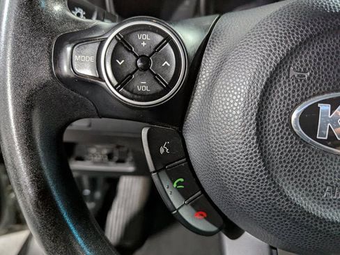 Used 2017 Kia Soul image 30