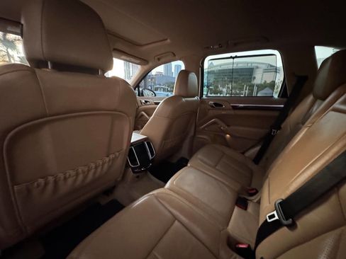 Used 2013 Porsche Cayenne image 18