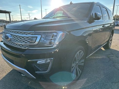 Used 2020 Ford Expedition Platinum image 2