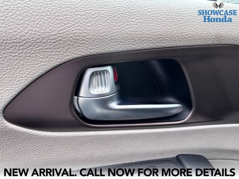 Used 2023 Chrysler Voyager LX FWD image 8