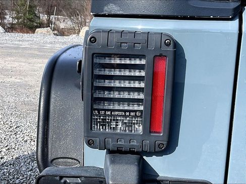 Used 2014 Jeep Wrangler Rubicon w/ Power Convenience Group image 26