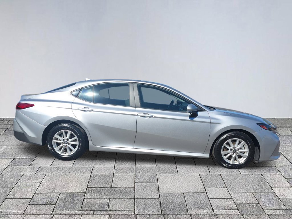 Used 2025 Toyota Camry LE FWD image 8