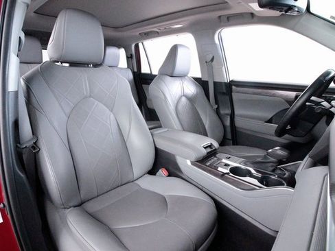 Used 2020 Toyota Highlander Limited Platinum image 20