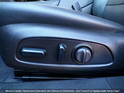 Used 2019 Chevrolet Malibu LT w/ Leather Package image 17