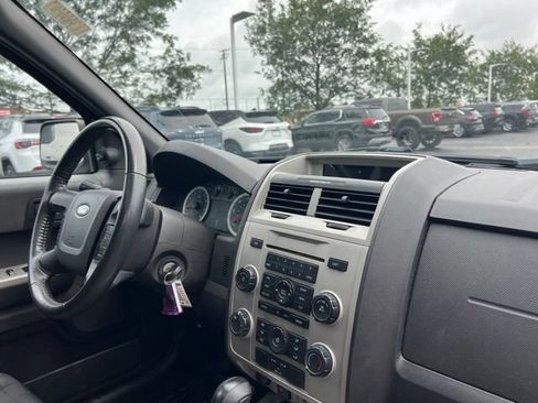 Used 2011 Ford Escape XLT w/ 202A Rapid Spec Order Code FWD image 31