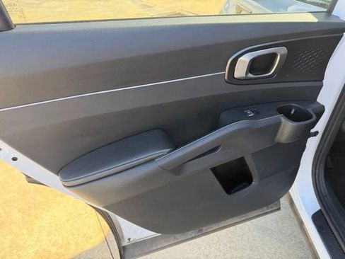 Used 2021 Kia Sorento S w/ Panoramic Sunroof Package image 16