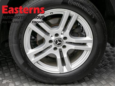 Used 2021 Mercedes-Benz GLB 250 4MATIC w/ Premium Package image 8