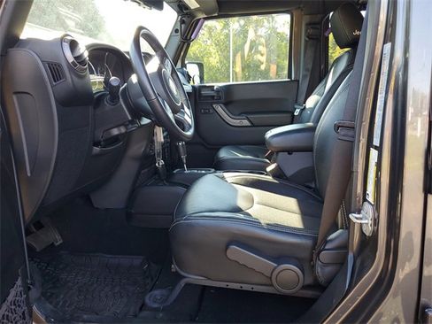 Used 2018 Jeep Wrangler Unlimited Sport image 8