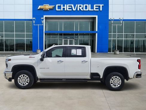 Used 2024 Chevrolet Silverado 2500 LTZ w/ LTZ Convenience Package AWD/4WD image 3