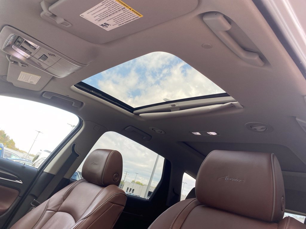 Used 2018 Buick Enclave Avenir w/ Avenir Technology Package AWD/4WD image 16