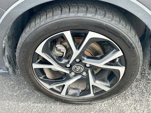 Used 2021 Toyota C-HR image 28