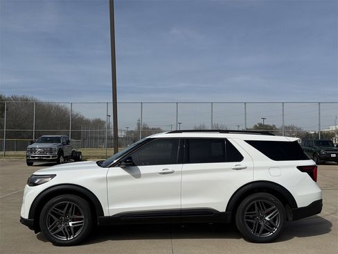 New 2026 Ford Explorer ST image 26