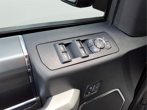 Used 2017 Ford F150 Lariat w/ Equipment Group 502A Luxury AWD/4WD image 12