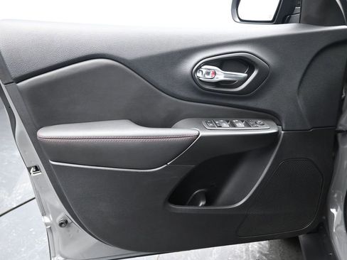 Used 2023 Jeep Cherokee Trailhawk w/ Trailer Tow Group image 27