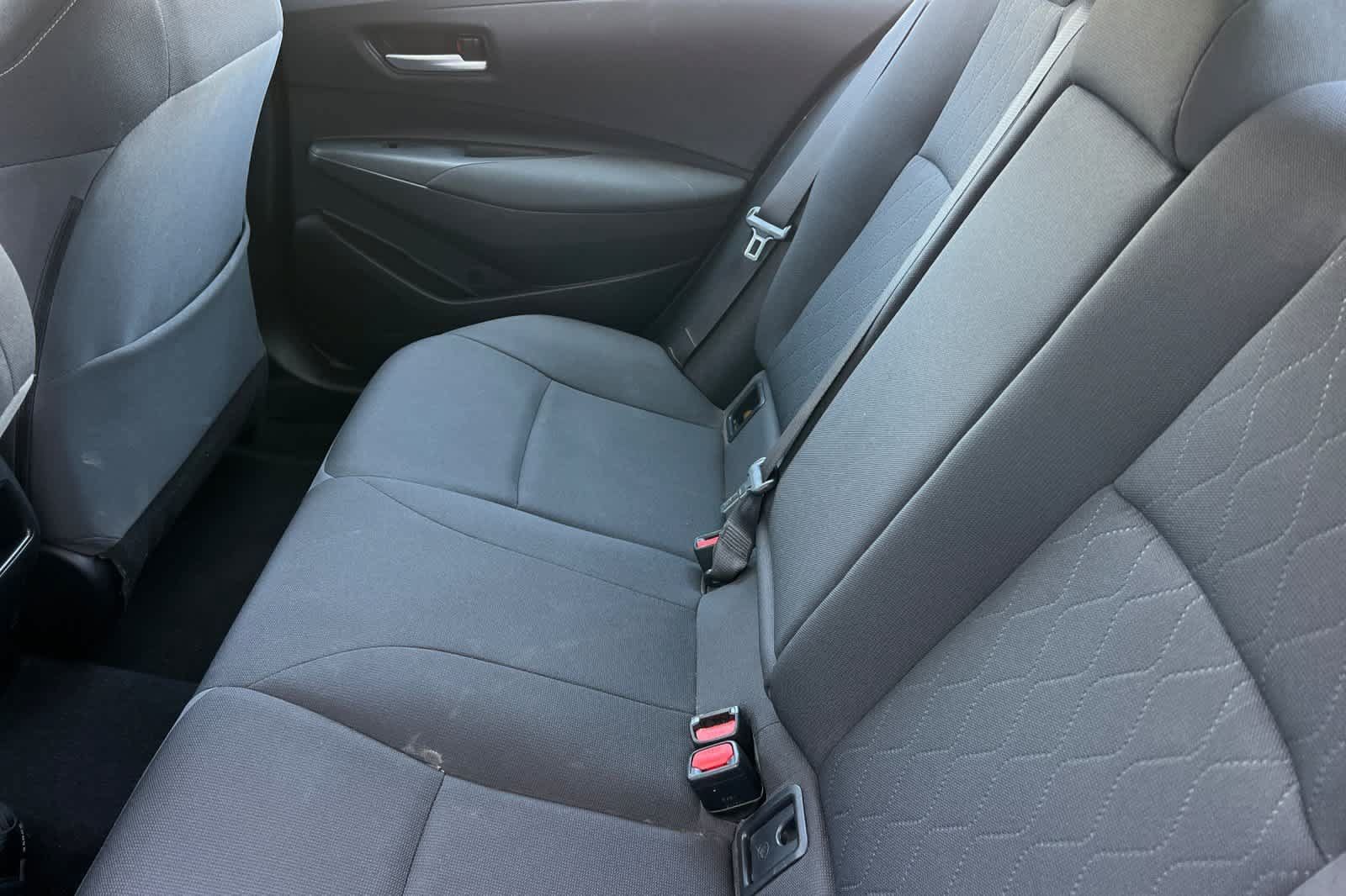 Used 2020 Toyota Corolla LE FWD image 5