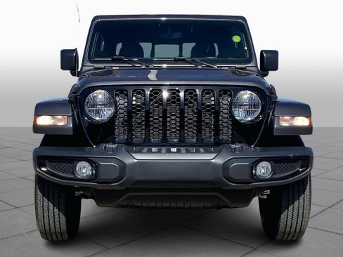 Used 2021 Jeep Gladiator Sport image 4