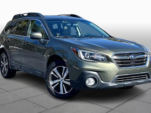 Used 2018 Subaru Outback 2.5i Limited image 3