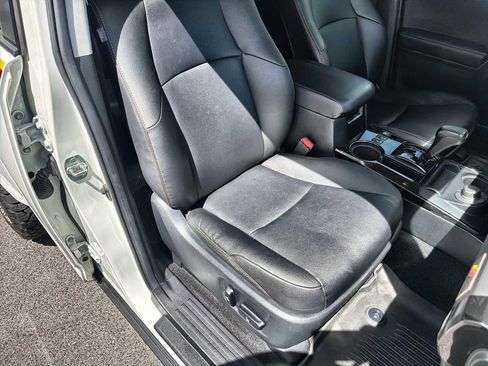 Used 2023 Toyota 4Runner 40th Anniversary SE AWD/4WD image 25
