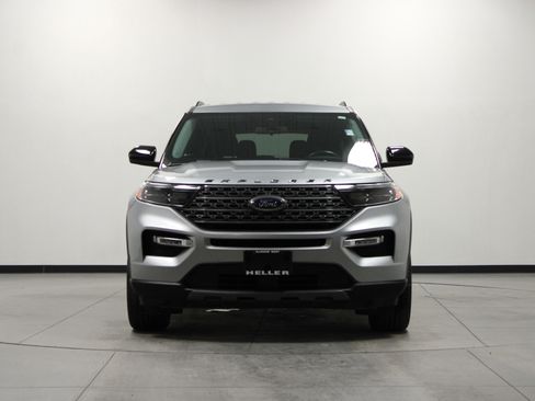 Used 2022 Ford Explorer XLT w/ Equipment Group 202A image 9