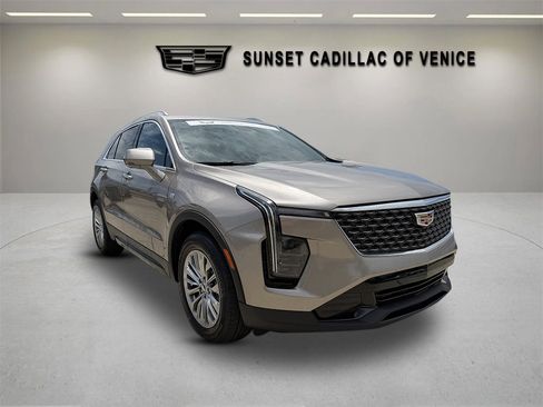 Certified 2025 Cadillac XT4 Premium Luxury FWD image 1