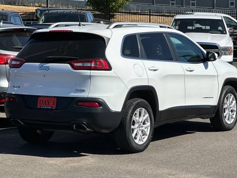 Used 2018 Jeep Cherokee Latitude Plus AWD/4WD image 5