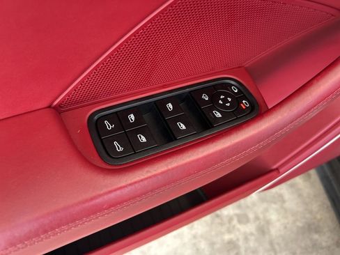 Used 2022 Porsche Panamera image 43