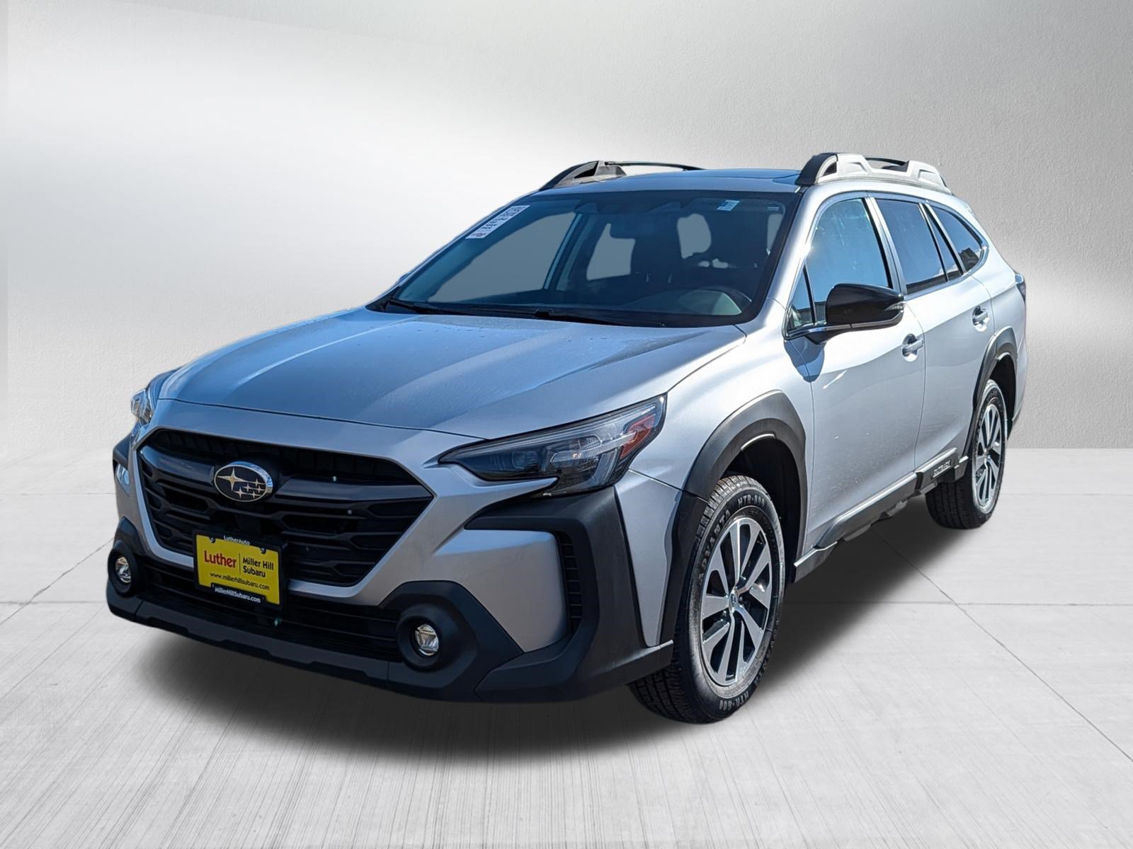 Used 2025 Subaru Outback Premium AWD/4WD image 3