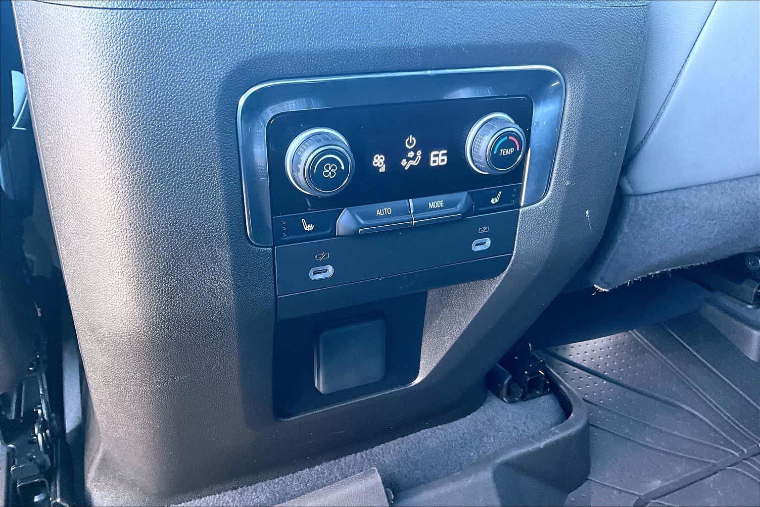 Used 2024 Chevrolet Tahoe Z71 w/ Z71 Off-Road Package AWD/4WD image 29