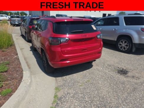 Used 2022 Jeep Compass Limited w/ (RED) Package AWD/4WD image 4