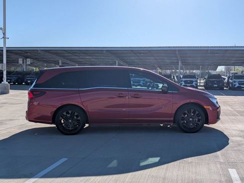 Used 2025 Honda Odyssey Sport-L image 6
