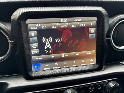 Used 2022 Jeep Wrangler Unlimited Sahara w/ Cold Weather Group AWD/4WD image 61