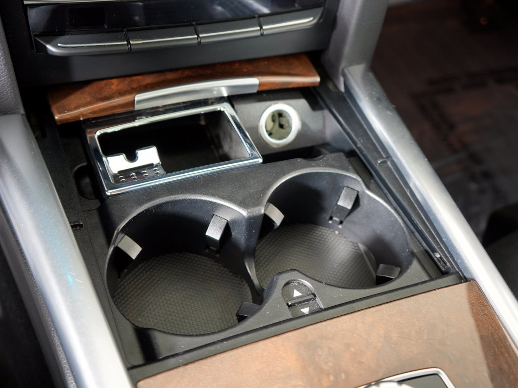 Used 2014 Mercedes-Benz E 350 4MATIC Sedan image 28