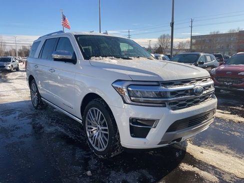 Certified 2022 Ford Expedition Platinum image 3