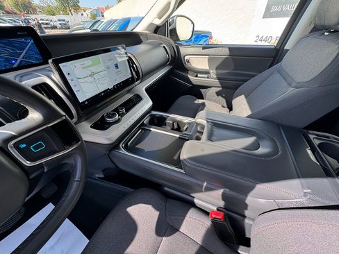 Used 2025 Ford Expedition Max Active RWD image 16