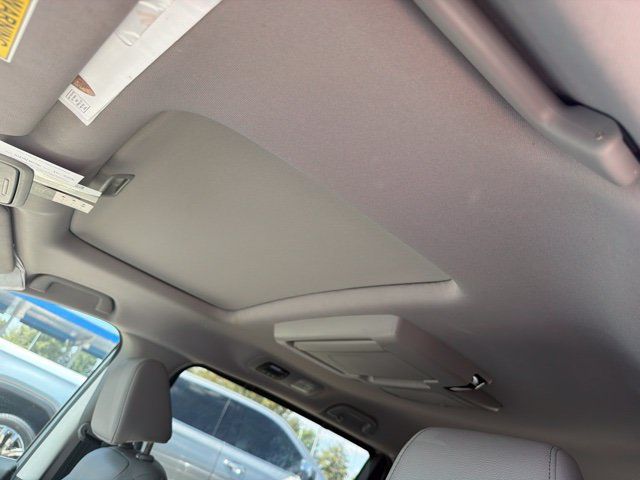 Certified 2024 Honda Odyssey Touring image 15