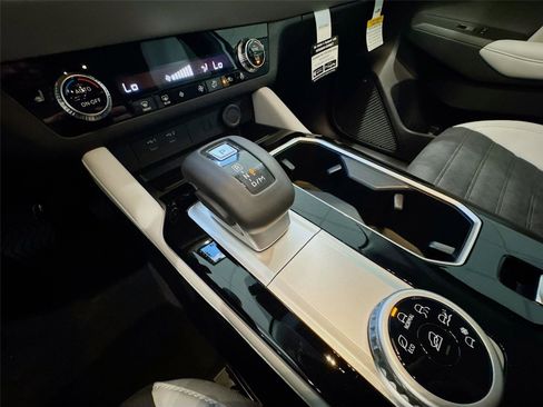 New 2026 Mitsubishi Outlander SE FWD image 15