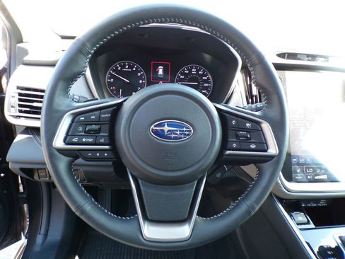 Used 2025 Subaru Outback Limited AWD/4WD image 12
