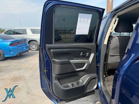 Used 2021 Nissan Titan SV w/ SV Convenience Package AWD/4WD image 15
