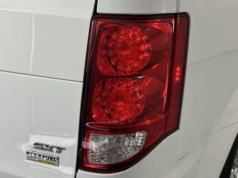 Used 2019 Dodge Grand Caravan SXT w/ Rear Park Assist Package FWD image 26