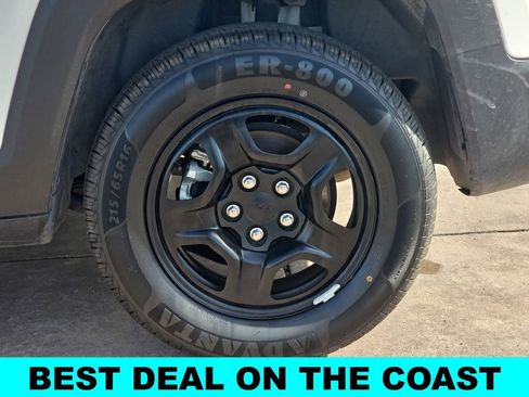 Used 2022 Jeep Renegade Sport image 36