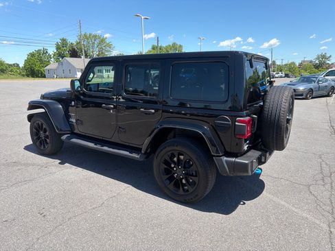 Used 2024 Jeep Wrangler Unlimited Sahara w/ Safety Group AWD/4WD image 6