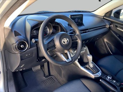 Used 2019 Toyota Yaris LE FWD image 17