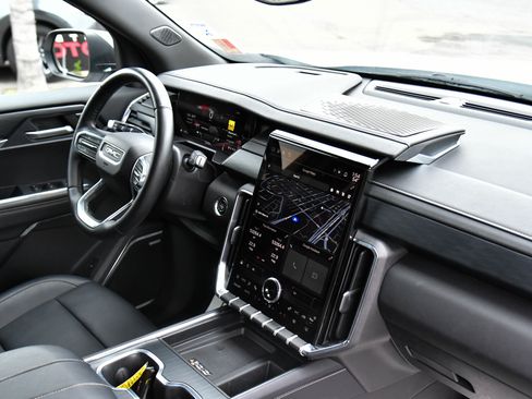 Used 2024 GMC Acadia Elevation image 55