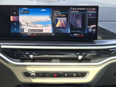 Used 2023 BMW X7 M60i AWD/4WD image 3