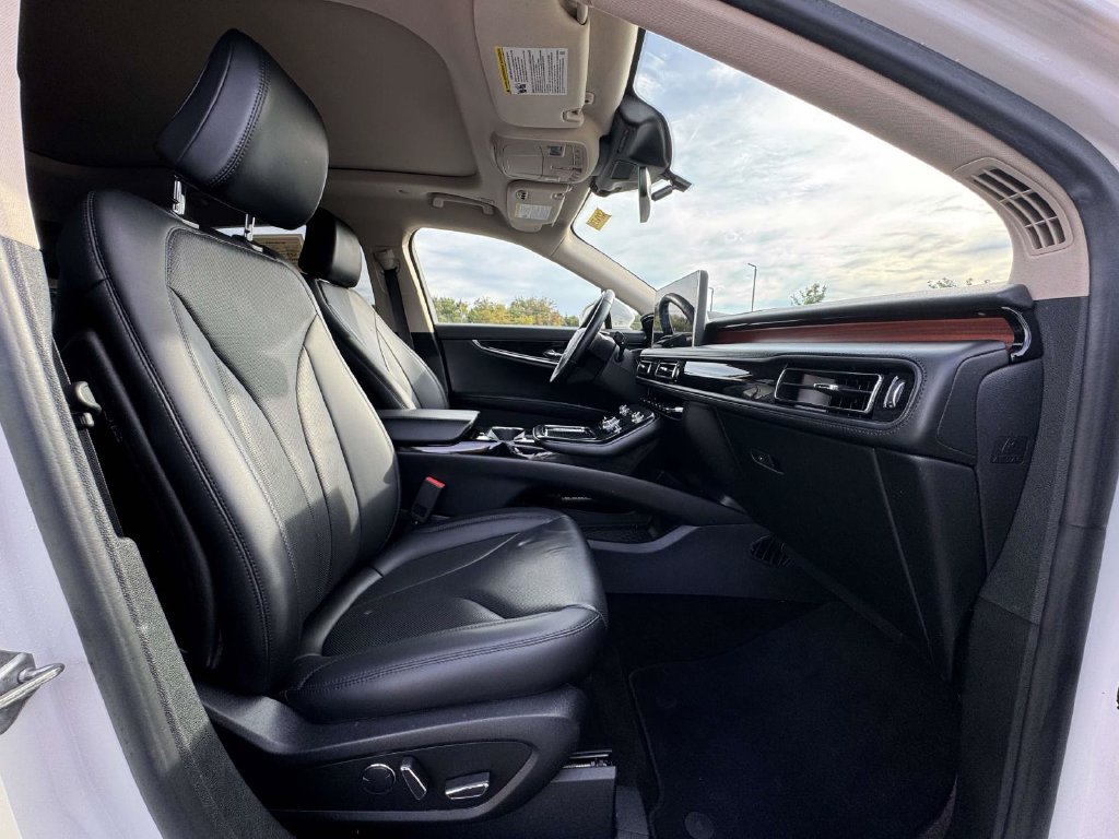 Used 2021 Lincoln Nautilus Reserve AWD/4WD image 16