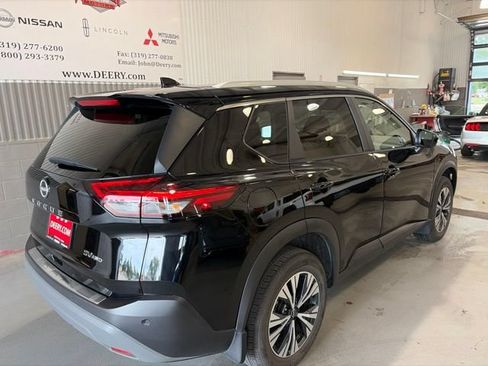 Used 2023 Nissan Rogue SV w/ SV Premium B Package AWD/4WD image 3