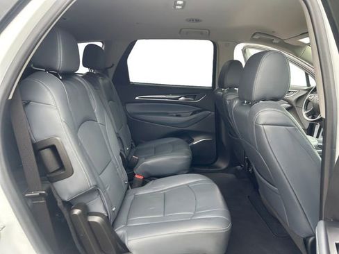Used 2021 Buick Enclave Essence image 26