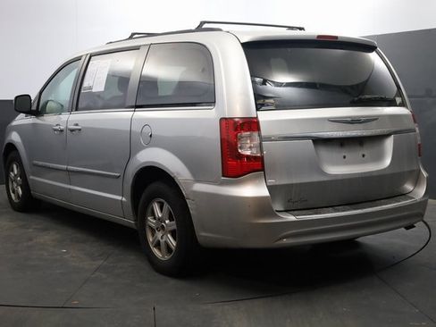 Used 2012 Chrysler Town & Country Touring w/ Entertainment Group #1 image 6