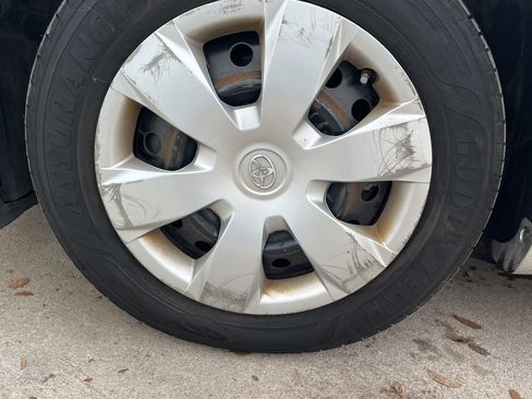 Used 2009 Toyota Camry LE FWD image 24