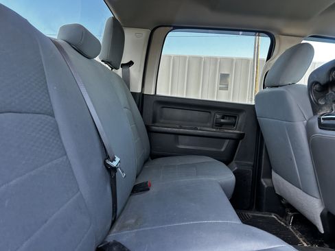 Used 2018 RAM 3500 Tradesman w/ Chrome Appearance Group image 11